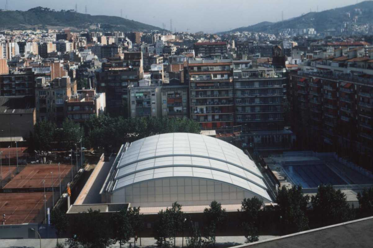 Piscina Olímpica con cubierta retráctil del Club Natación St. Andreu, Barcelona