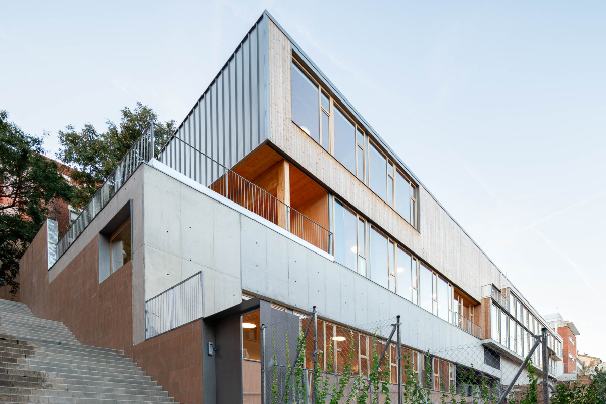 Guardería municipal y espacio familiar "LA TEIXONERA"