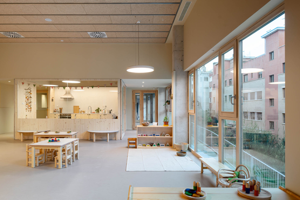 Guardería municipal y espacio familiar "LA TEIXONERA"