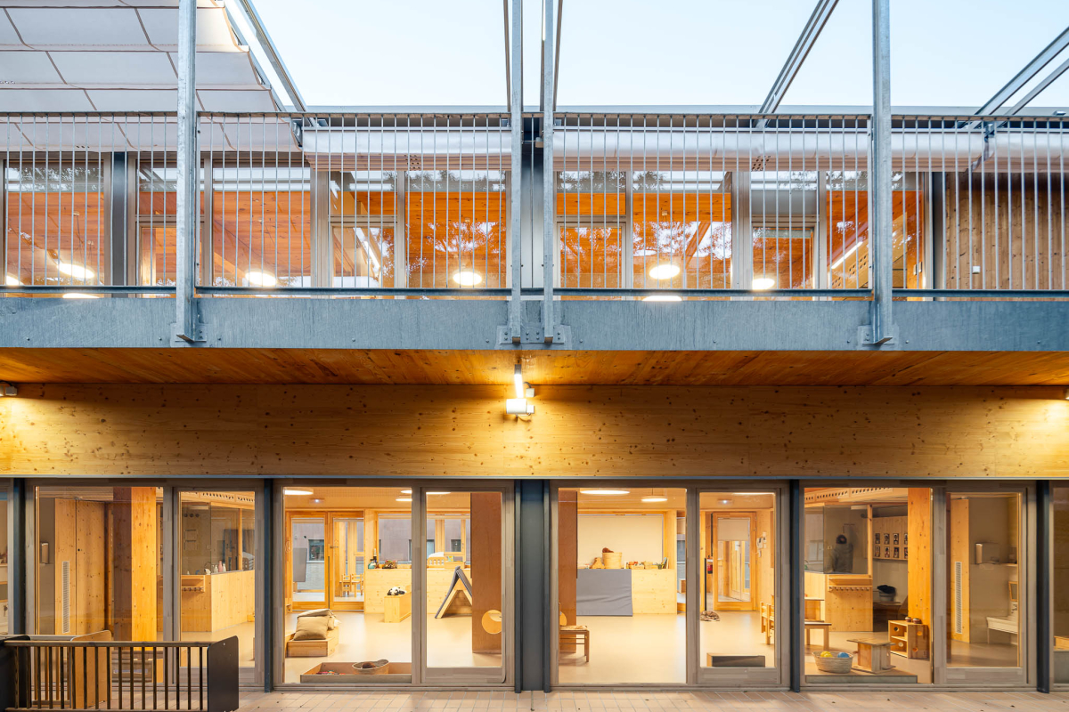 Guardería municipal y espacio familiar "LA TEIXONERA"